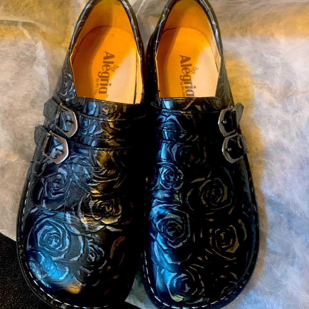 Algeria shoes